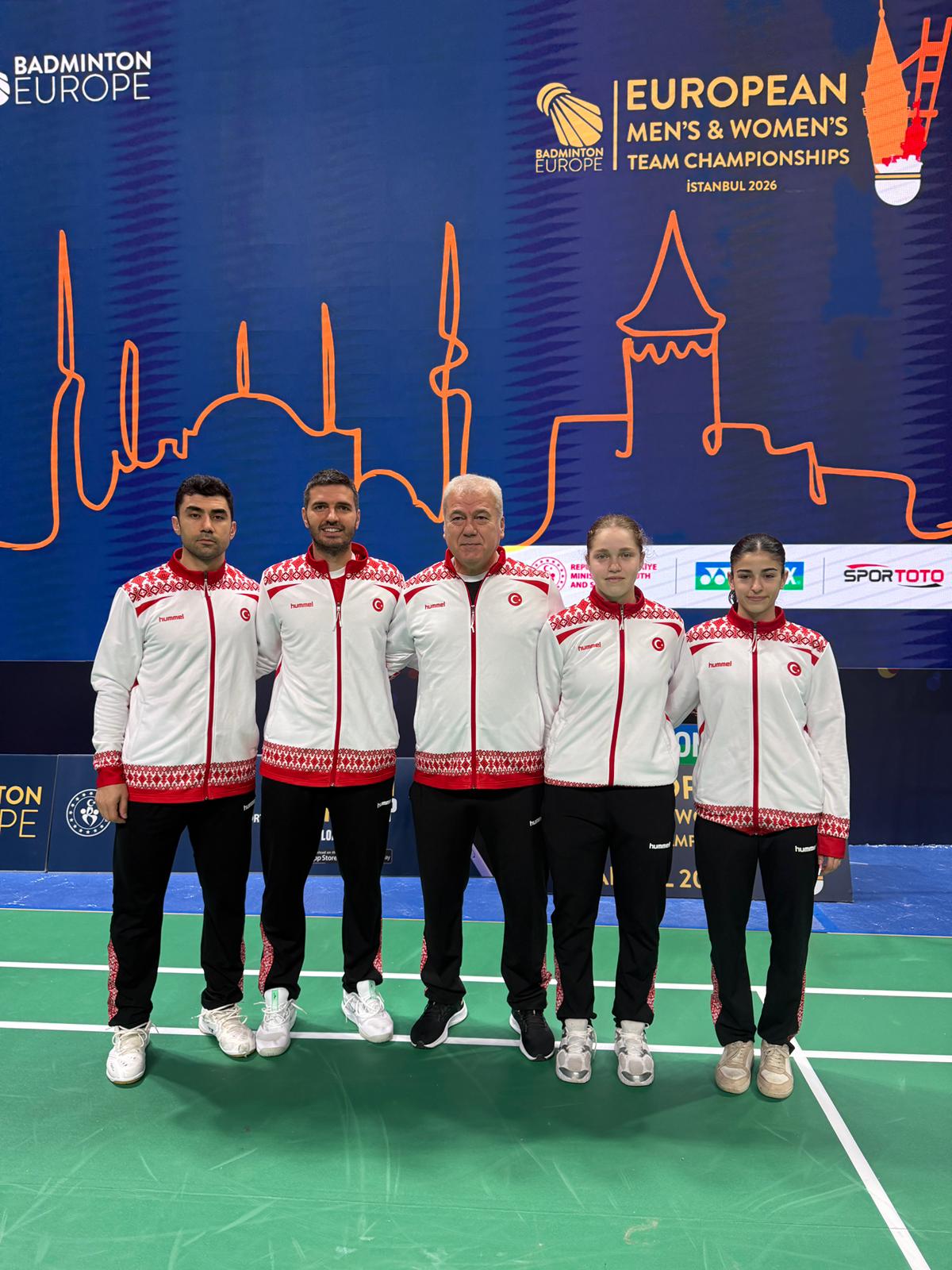 Bugün başlayacak olan Badminton Büyükler Avrupa Kız - Erkek Takımlar Şampiyonası’nda Milli Takımımıza ve kulüp sporcularımıza başarılar diliyoruz. Şam… Bugün başlayacak olan Badminton Büyükler Avrupa Kız - Erkek Takımlar Şampiyonası’nda Milli Takımımıza ve kulüp sporcularımıza başarılar diliyoruz. Şam…