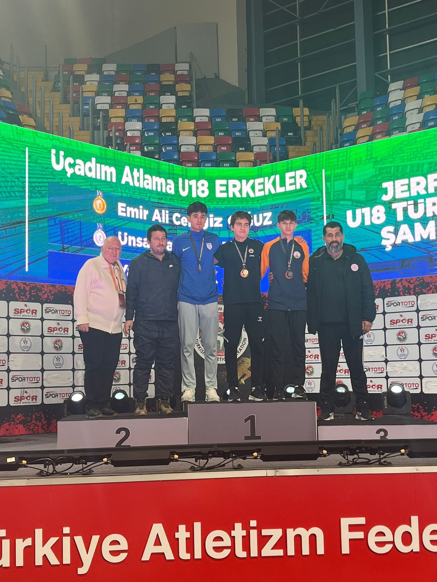 İstanbul’da düzenlenen Jerfi Fıratlı U18 Salon Atletizm Şampiyonası’nda sporcumuz Yağız ÇORLAK (2010), Üçadım Atlama branşında 14.49 metre (PB) derece… İstanbul’da düzenlenen Jerfi Fıratlı U18 Salon Atletizm Şampiyonası’nda sporcumuz Yağız ÇORLAK (2010), Üçadım Atlama branşında 14.49 metre (PB) derece…