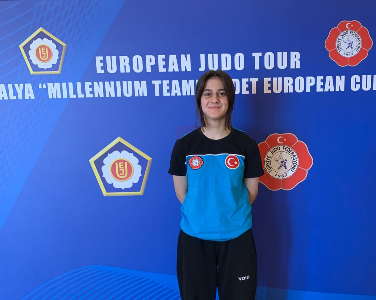 Judocularımız Ümitler Avrupa Kupası’nda Ülkemizi Temsil Edecek 🇹🇷🥋 7–8 Mart 2026 tarihlerinde Antalya’da düzenlenecek Antalya Ümitler Judo Avrupa Kupa… Judocularımız Ümitler Avrupa Kupası’nda Ülkemizi Temsil Edecek 🇹🇷🥋 7–8 Mart 2026 tarihlerinde Antalya’da düzenlenecek Antalya Ümitler Judo Avrupa Kupa…