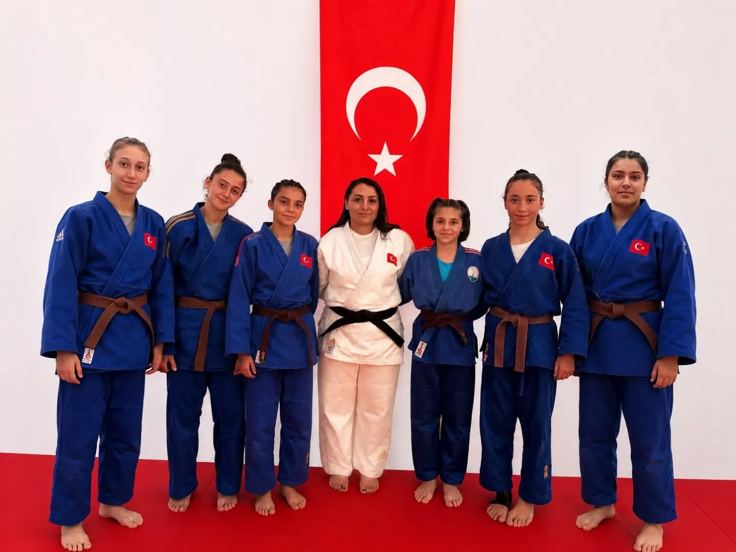 11-12 Temmuz 2026 tarihlerinde Kocaeli'nde düzenlenecek ve Avrupa Judo Birliği (EJU) faaliyet programında yer alan Yıldızlar Avrupa Kupası'nda kulübüm… 11-12 Temmuz 2026 tarihlerinde Kocaeli'nde düzenlenecek ve Avrupa Judo Birliği (EJU) faaliyet programında yer alan Yıldızlar Avrupa Kupası'nda kulübüm…